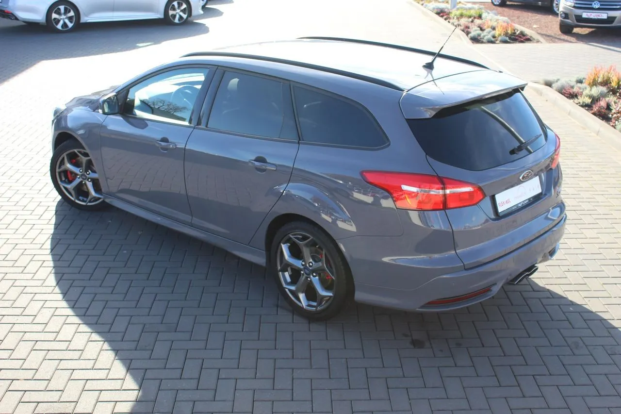 Ford Focus ST 2.0 Ecoboost...  Image 7